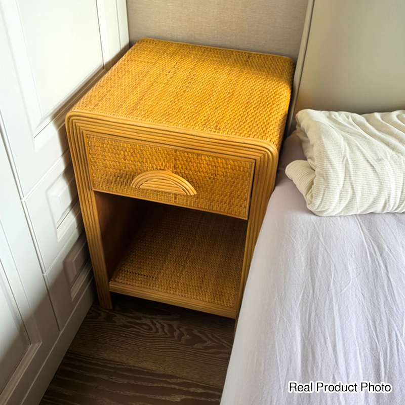 Traditioneller rustikaler Nachttisch aus Kiefernholz, Sperrholz und Rattangeflecht, rechteckig, leicht, mit 1 Schublade, für das Schlafzimmer 