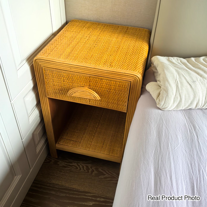 Traditioneller rustikaler Nachttisch aus Kiefernholz, Sperrholz und Rattangeflecht, rechteckig, leicht, mit 1 Schublade, für das Schlafzimmer 