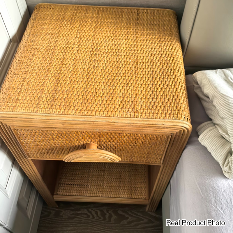 Traditioneller rustikaler Nachttisch aus Kiefernholz, Sperrholz und Rattangeflecht, rechteckig, leicht, mit 1 Schublade, für das Schlafzimmer 