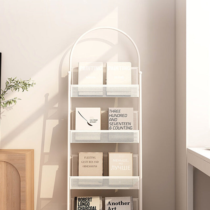 Zeitgenössisches industrielles Kohlenstoffstahl hohles gewölbtes freistehendes Bücherregal mit 4 Ebenen für das Studium 