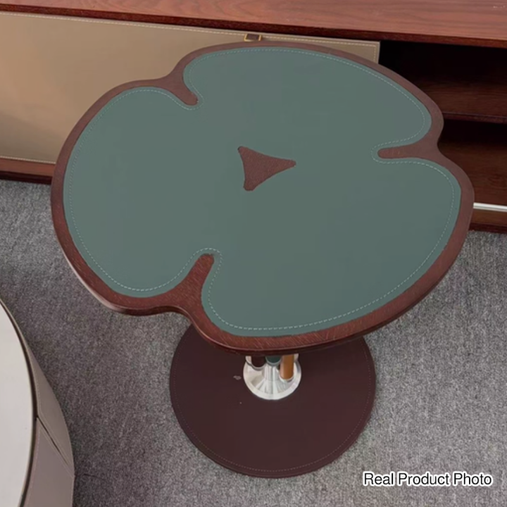 Traditioneller französischer Faux-Sattel-Leder-Edelstahl-Panel-Blütenblatt-gebogener Beistelltisch mit 1 Etage für das Wohnzimmer 