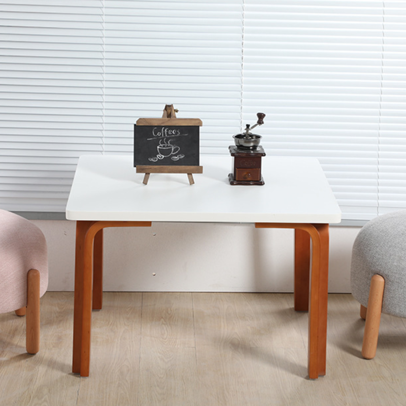 Moderner minimalistischer rechteckiger Esstisch aus MDF und Massivholz mit 4 Beinen für 2–4 Personen 