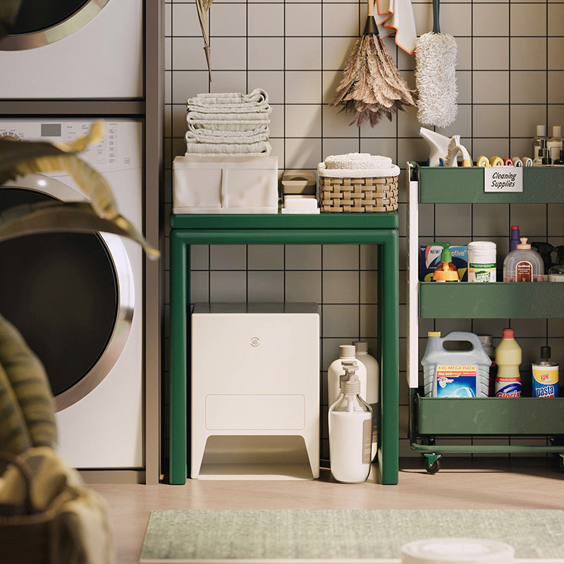 Moderner minimalistischer rechteckiger beweglicher Beistelltisch aus Gummibaumholz mit 1 Ablage für das Wohnzimmer 