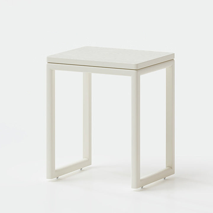 Moderner minimalistischer rechteckiger beweglicher Beistelltisch aus Gummibaumholz mit 1 Ablage für das Wohnzimmer 