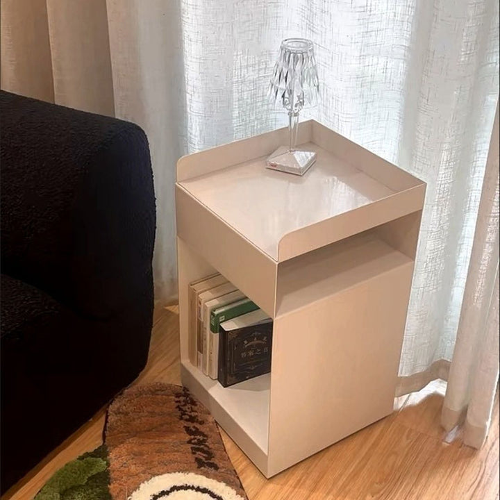 Zeitgenössischer skandinavischer Holz-Metall-unregelmäßiger Rechteck-Beistelltisch, 3-stufig, für Schlafzimmer &amp; Wohnzimmer 