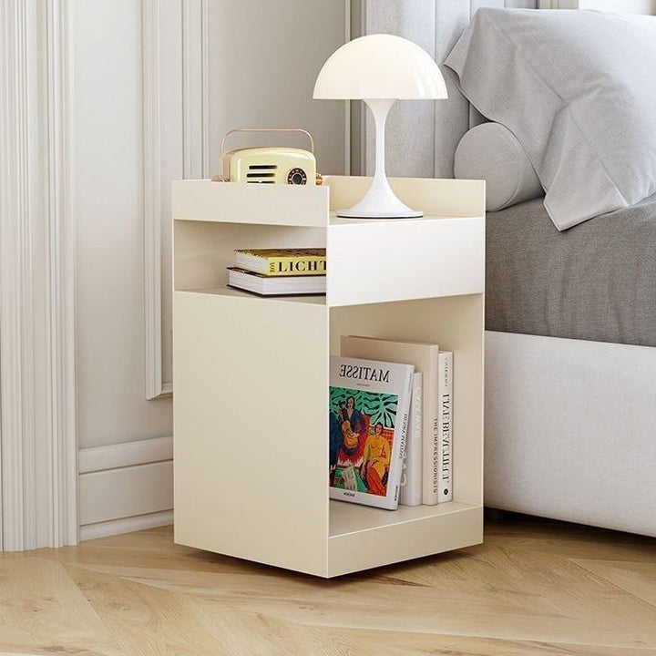 Zeitgenössischer skandinavischer Holz-Metall-unregelmäßiger Rechteck-Beistelltisch, 3-stufig, für Schlafzimmer &amp; Wohnzimmer 