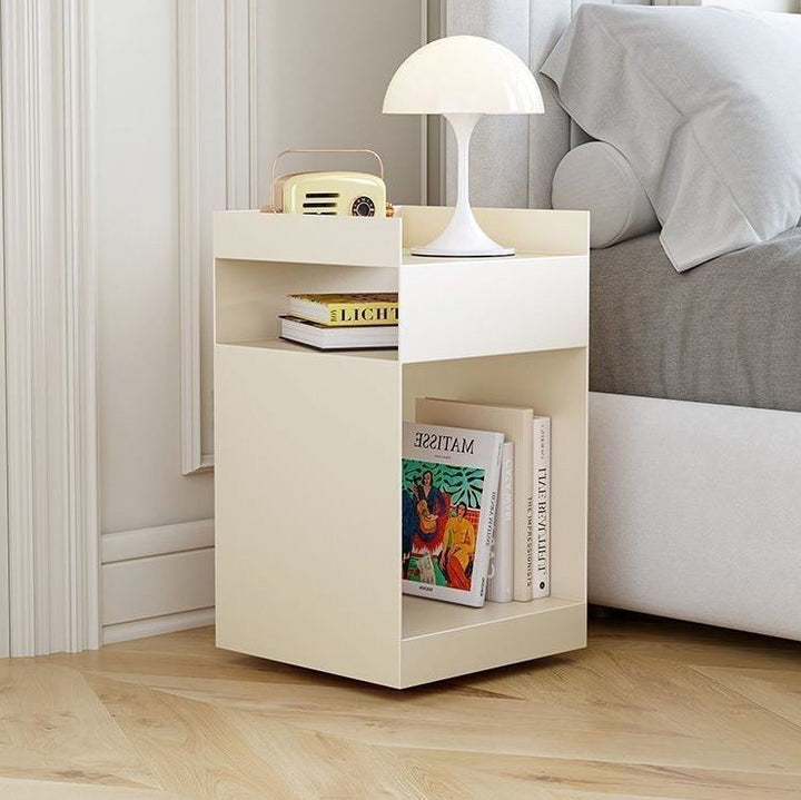 Zeitgenössischer skandinavischer Holz-Metall-unregelmäßiger Rechteck-Beistelltisch, 3-stufig, für Schlafzimmer &amp; Wohnzimmer 