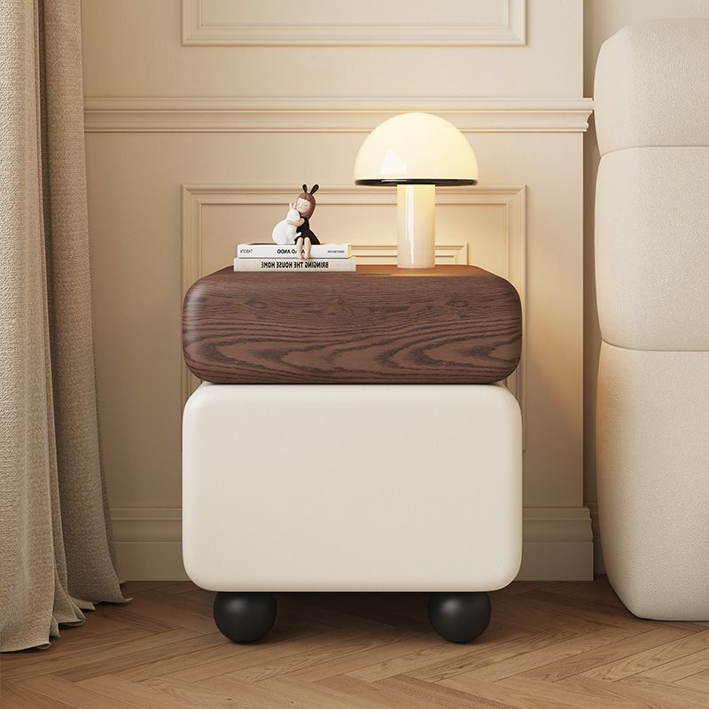 Table de chevet carrée arrondie en bois massif avec similicuir chinois traditionnel à 2 tiroirs pour chambre 