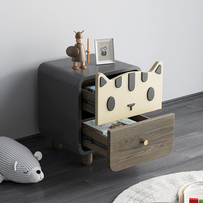 Moderner Art Deco Holzpaneel Nachttisch aus Massivholz mit Metall in Katzenform und 2 Schubladen für das Schlafzimmer 
