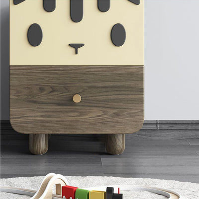 Moderner Art Deco Holzpaneel Nachttisch aus Massivholz mit Metall in Katzenform und 2 Schubladen für das Schlafzimmer 