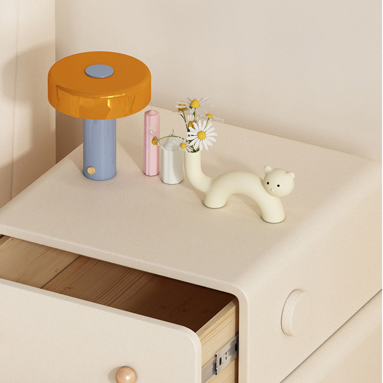 Table de nuit carrée incurvée en bois massif et cuir synthétique créatif contemporain à 2 tiroirs pour chambre 