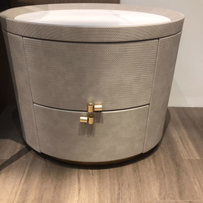 Table de chevet cylindrique rond en bois massif minimaliste moderne en pierre frittée avec cuir tissé à 2 tiroirs pour chambre à coucher 