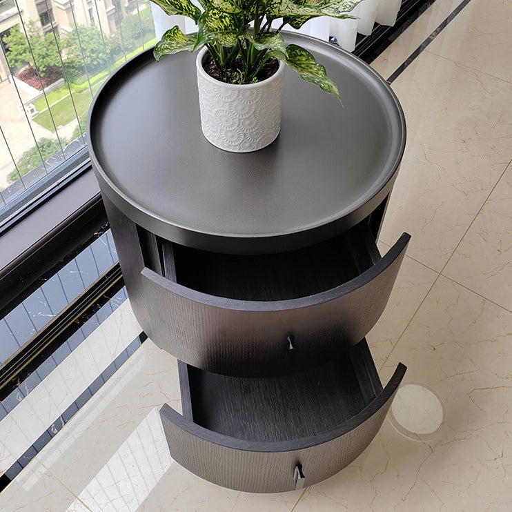 Mesita de noche redonda minimalista moderna de madera de fresno y metal de acero inoxidable con 2 cajones para dormitorio 
