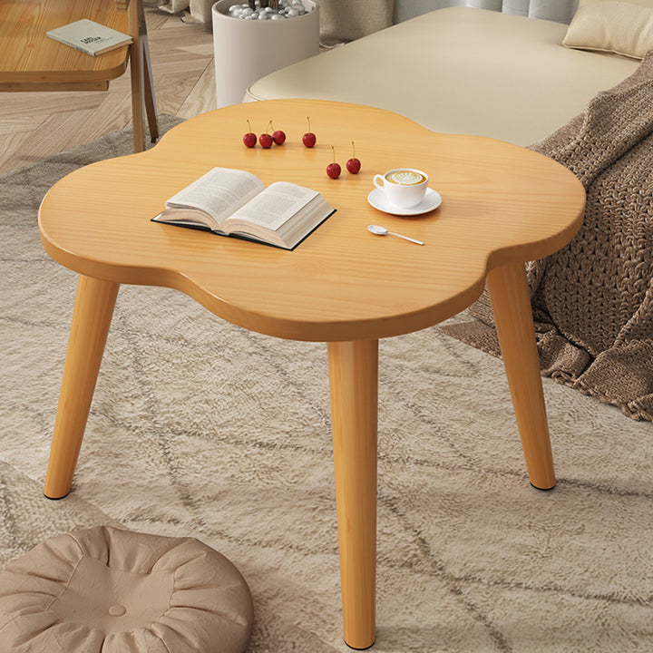Moderner minimalistischer Beistelltisch aus Holz und Metall in Kleeblattform mit 1 Ebene für das Wohnzimmer 