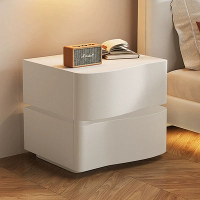 Table de nuit rectangulaire incurvée en bois massif créatif contemporain avec faux cuir à 2 tiroirs pour chambre 