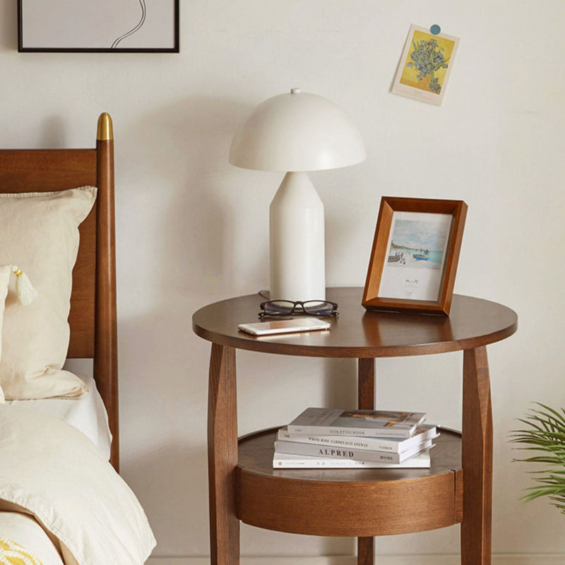 Moderner minimalistischer Beistelltisch aus massivem Holz mit runden, schlanken Beinen, 2-stufig, für das Wohnzimmer 