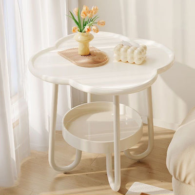 Zeitgenössischer kreativer PP Kohlenstoffstahl Blumenförmiger gebogener Endtisch 2-stufig für Wohnzimmer 
