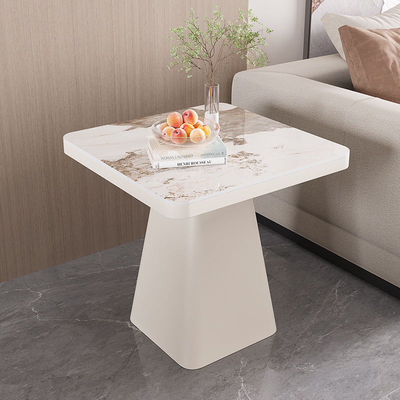 Moderner minimalistischer gesinterter Stein Kohlenstoffstahl quadratischer Beistelltisch 1-stufig für Schlafzimmer & Wohnzimmer 