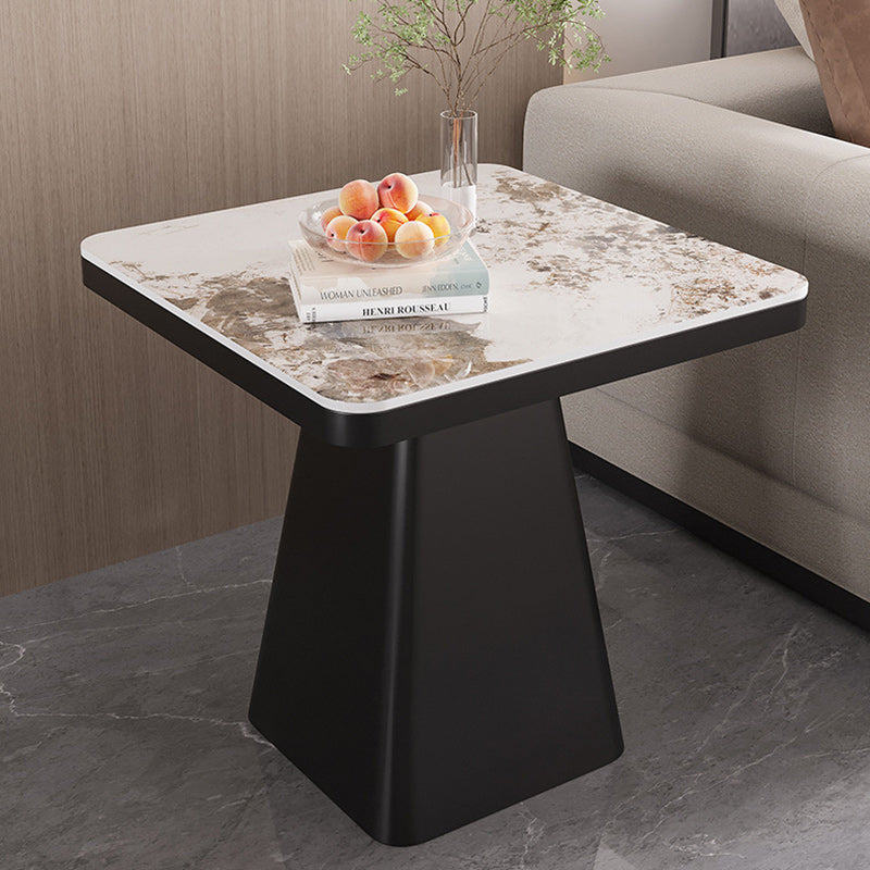 Moderner minimalistischer gesinterter Stein Kohlenstoffstahl quadratischer Beistelltisch 1-stufig für Schlafzimmer & Wohnzimmer 