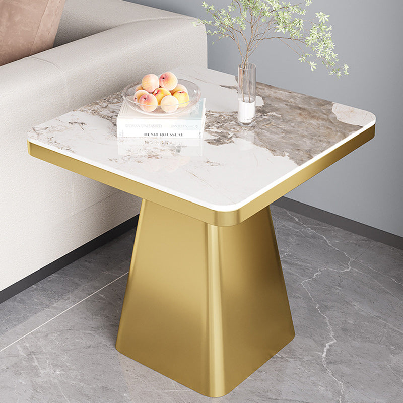 Moderner minimalistischer gesinterter Stein Kohlenstoffstahl quadratischer Beistelltisch 1-stufig für Schlafzimmer & Wohnzimmer 