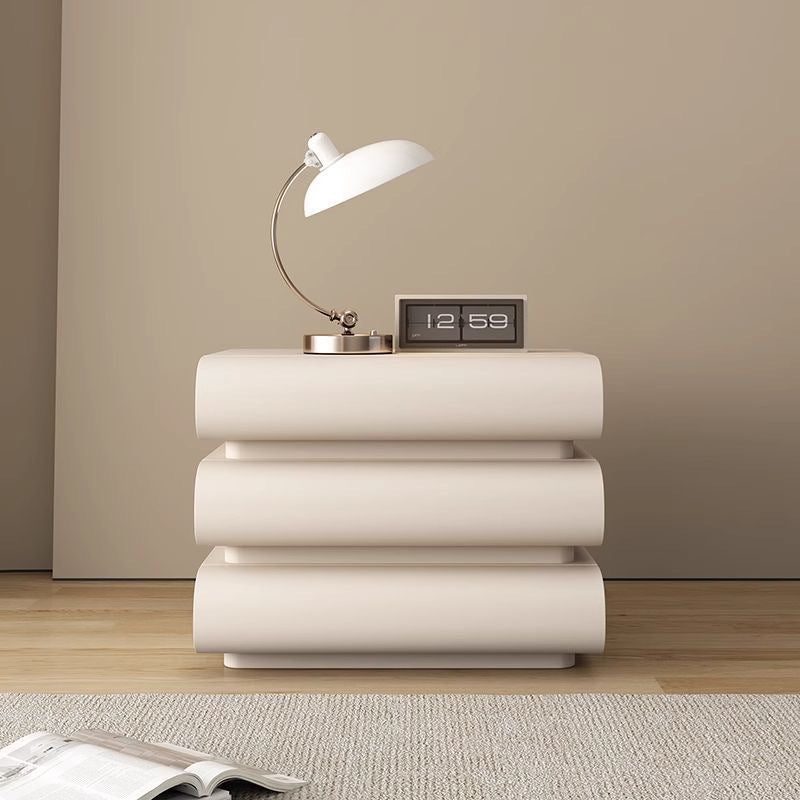 Table de chevet contemporaine créative en faux cuir, bois massif et métal, semi-ronde carrée avec 3 tiroirs pour chambre 