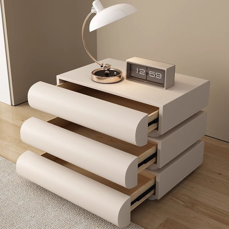 Table de chevet contemporaine créative en faux cuir, bois massif et métal, semi-ronde carrée avec 3 tiroirs pour chambre 