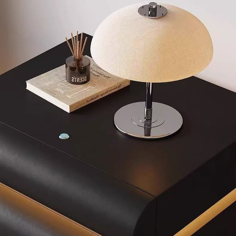 Table de nuit moderne en faux cuir de luxe avec courbes en bois massif et métal avec 3 tiroirs pour chambre 