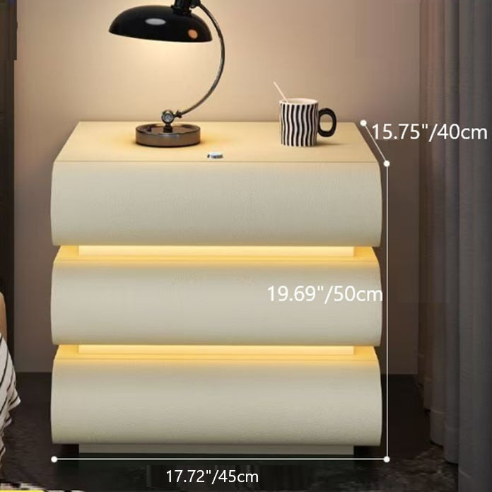 Table de nuit moderne en faux cuir de luxe avec courbes en bois massif et métal avec 3 tiroirs pour chambre 