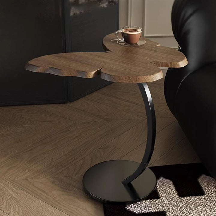 Table basse contemporaine en fibre de bois à densité moyenne en forme de papillon en fer courbé à un étage pour salon 