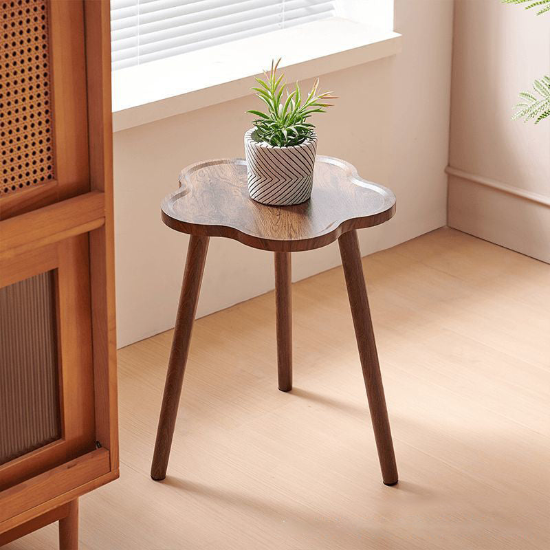 Zeitgenössischer kreativer Beistelltisch aus massivem Holz in Pflaumenblütenform, 1-stufig für das Wohnzimmer 
