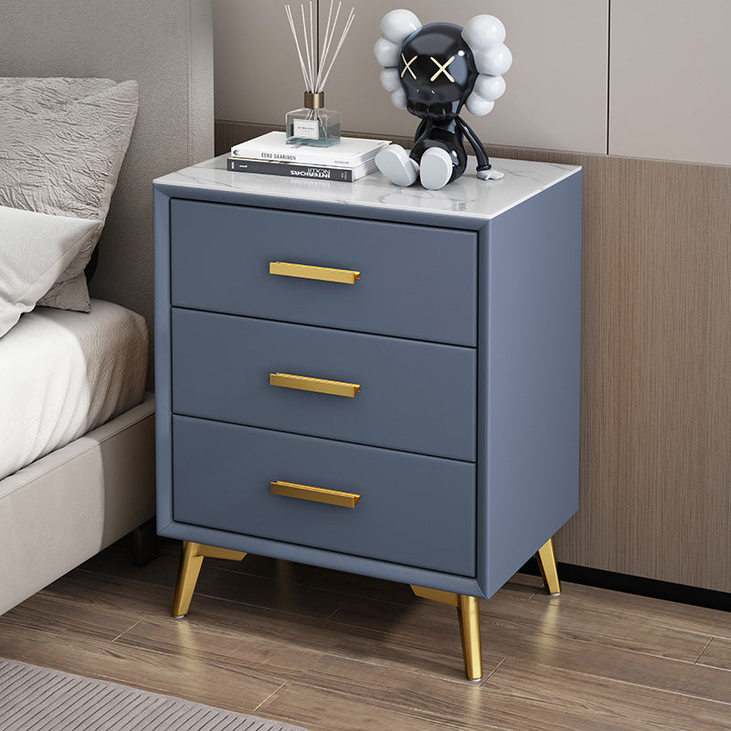 Moderner Luxus Mikrofaserleder Massivholz Gesinterter Stein Kohlenstoffstahl Rechteckiger Nachttisch mit 3 Schubladen für das Schlafzimmer 