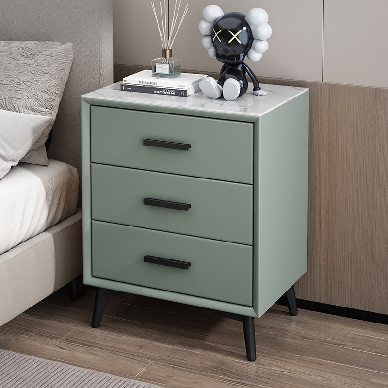 Moderner Luxus Mikrofaserleder Massivholz Gesinterter Stein Kohlenstoffstahl Rechteckiger Nachttisch mit 3 Schubladen für das Schlafzimmer 