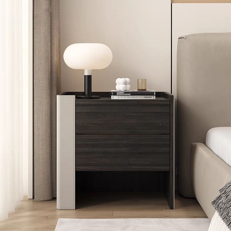 Zeitgenössischer kreativer Nachttisch aus Massivholz mit Sattelleder, quadratisch abgerundet, mit 2 Schubladen für das Schlafzimmer 