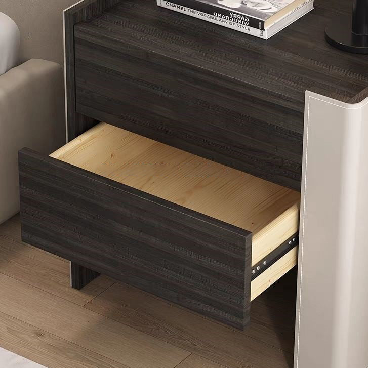 Zeitgenössischer kreativer Nachttisch aus Massivholz mit Sattelleder, quadratisch abgerundet, mit 2 Schubladen für das Schlafzimmer 