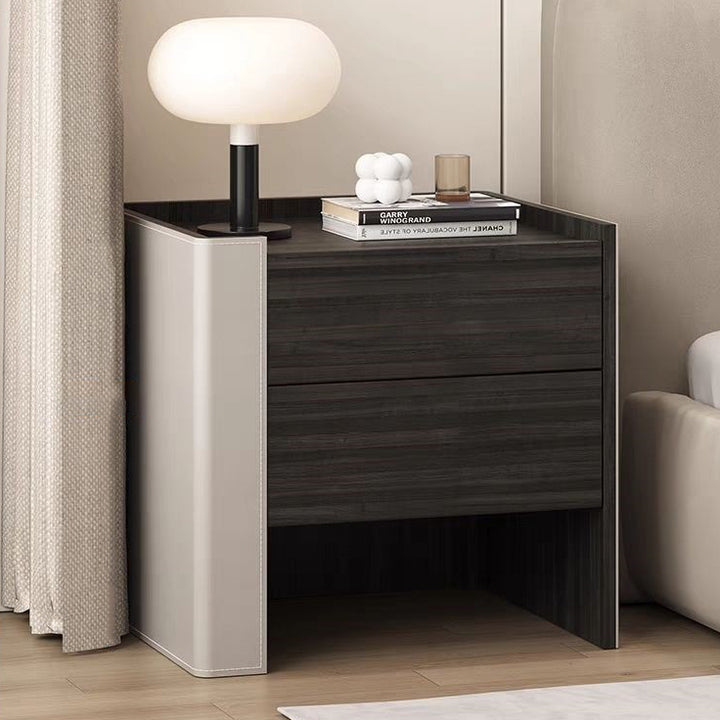 Zeitgenössischer kreativer Nachttisch aus Massivholz mit Sattelleder, quadratisch abgerundet, mit 2 Schubladen für das Schlafzimmer 