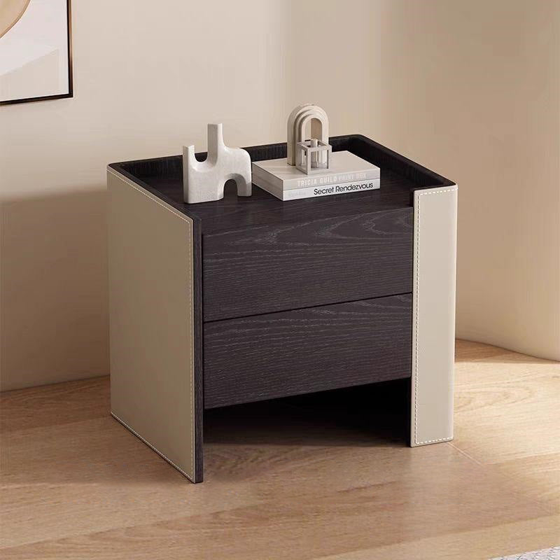 Zeitgenössischer kreativer Nachttisch aus Massivholz mit Sattelleder, quadratisch abgerundet, mit 2 Schubladen für das Schlafzimmer 