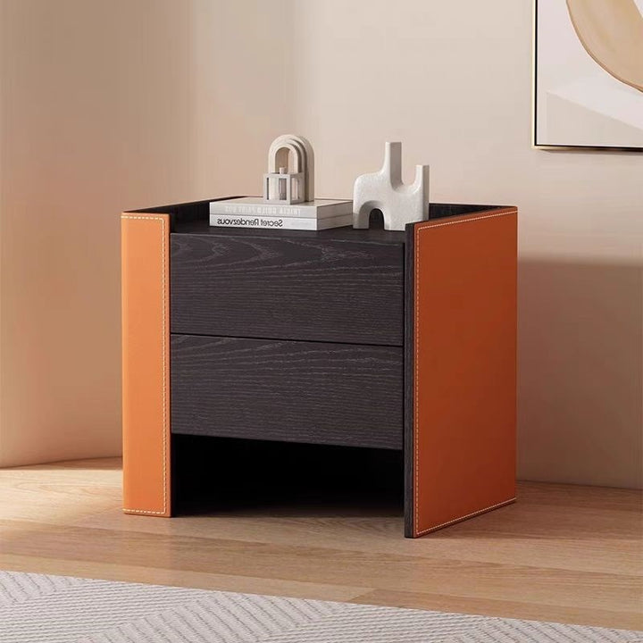 Zeitgenössischer kreativer Nachttisch aus Massivholz mit Sattelleder, quadratisch abgerundet, mit 2 Schubladen für das Schlafzimmer 