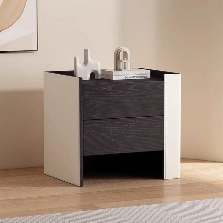 Zeitgenössischer kreativer Nachttisch aus Massivholz mit Sattelleder, quadratisch abgerundet, mit 2 Schubladen für das Schlafzimmer 