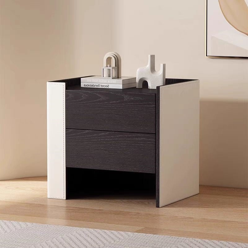 Zeitgenössischer kreativer Nachttisch aus Massivholz mit Sattelleder, quadratisch abgerundet, mit 2 Schubladen für das Schlafzimmer 