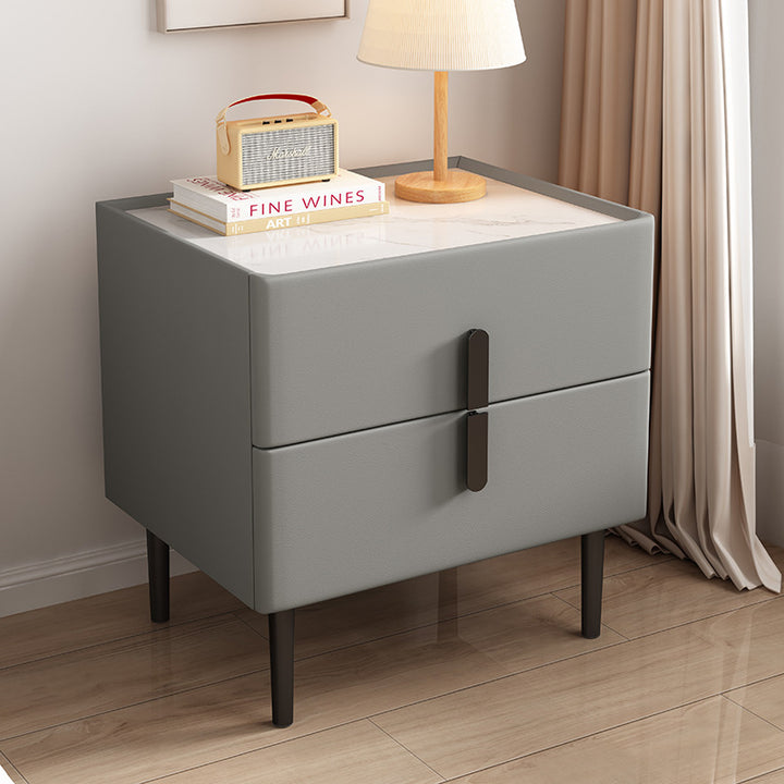 Table de chevet carré arrondi en pin, acier au carbone, cuir en microfibre, pierre frittée scandinave contemporaine à 2 tiroirs pour chambre 