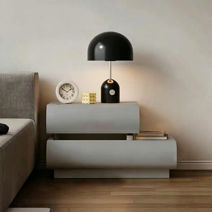 Table de chevet carrée incurvée à 2 tiroirs en bois massif et cuir microfibre, design contemporain créatif, pour chambre à coucher 