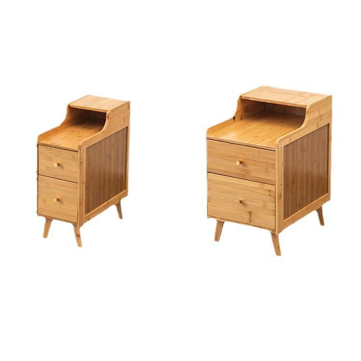 Traditioneller chinesischer Nachttisch aus Bambus und massivem Holz mit quadratischer, geschwungener Form und 2 Schubladen für das Schlafzimmer 