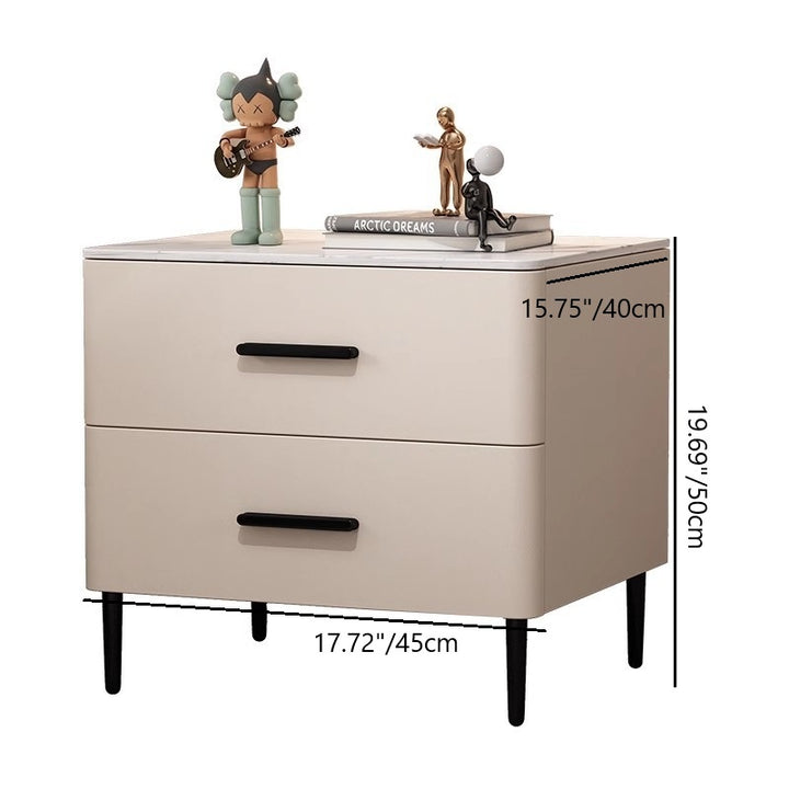 Table de chevet contemporaine scandinave en pierre frittée, bois massif, cuir microfibre et fer, de forme carrée arrondie cylindrique, avec 2 tiroirs pour la chambre 