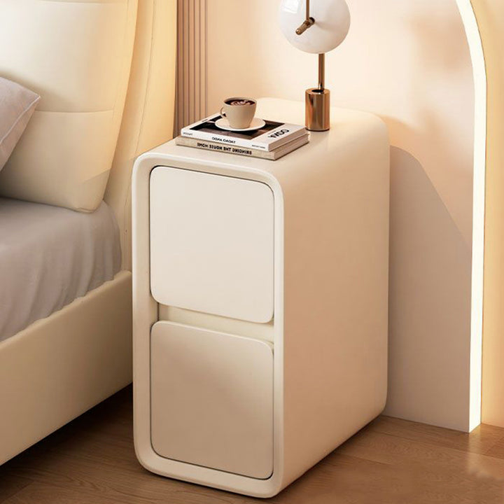 Moderner minimalistischer Nachttisch aus Kunstleder und MDF mit abgerundeten Ecken und 2 Schubladen für das Schlafzimmer 