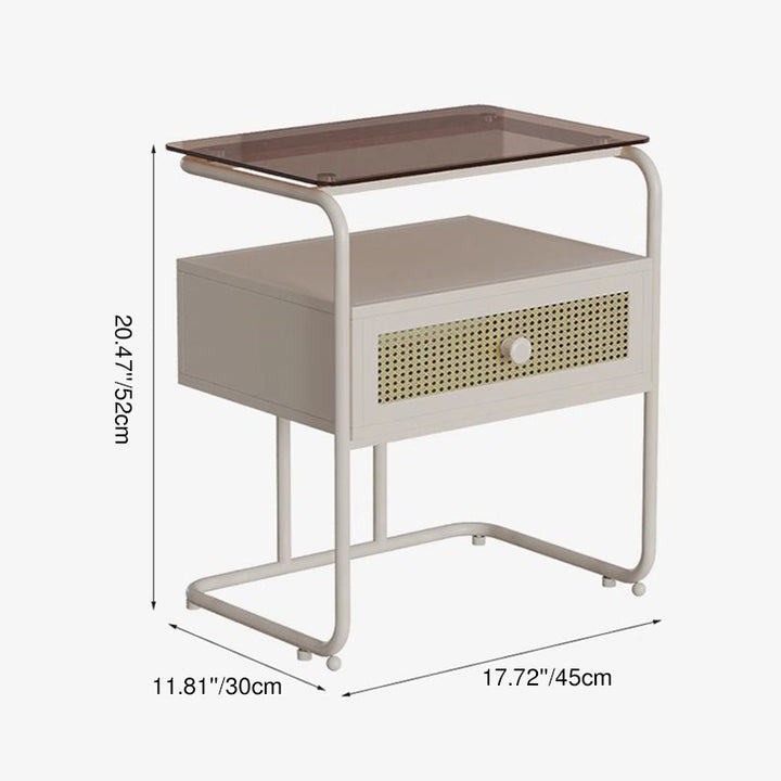 Zeitgenössischer kreativer Nachttisch aus gehärtetem Glas, Eisen und synthetischem Rattan, abgerundetes Quadrat, 2-stufig, für das Schlafzimmer 