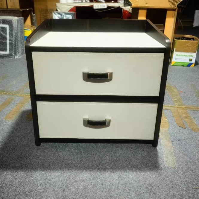 Table de chevet carrée à 2 tiroirs en bois massif et cuir de selle de luxe moderne pour chambre à coucher 