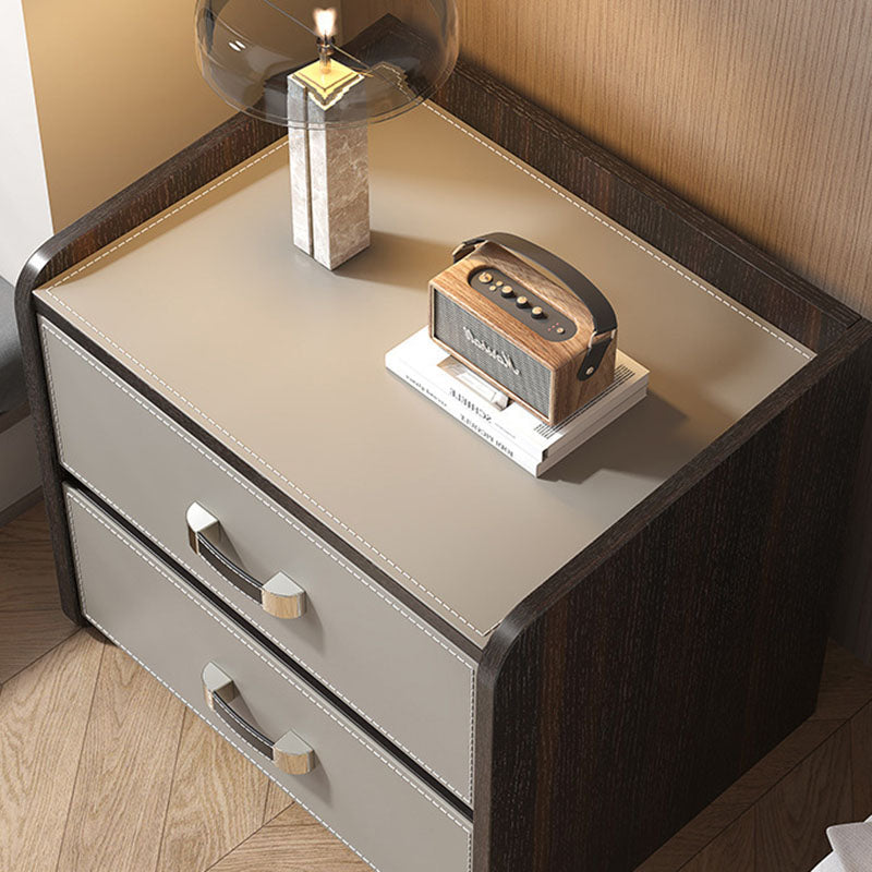 Table de chevet carrée à 2 tiroirs en bois massif et cuir de selle de luxe moderne pour chambre à coucher 