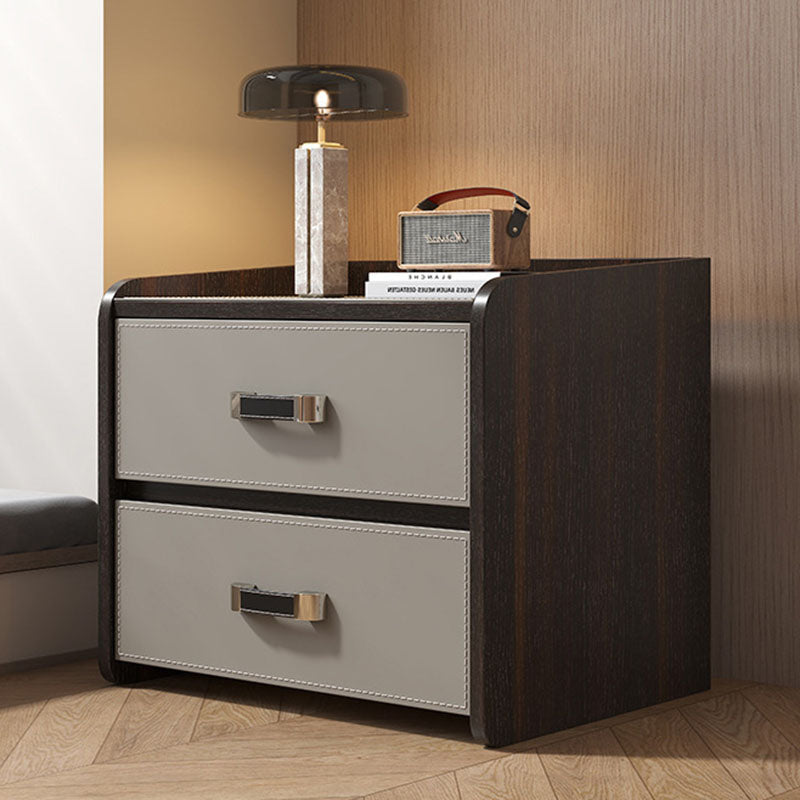 Table de chevet carrée à 2 tiroirs en bois massif et cuir de selle de luxe moderne pour chambre à coucher 