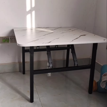 Table basse carrée pliante en acier au carbone et panneau de fibres à densité moyenne nordique contemporaine pour salon 
