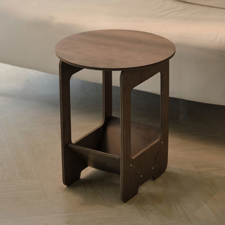 Traditioneller Vintage Couchtisch aus Holz mit runder quadratischer Form und 2 Ebenen für das Wohnzimmer 